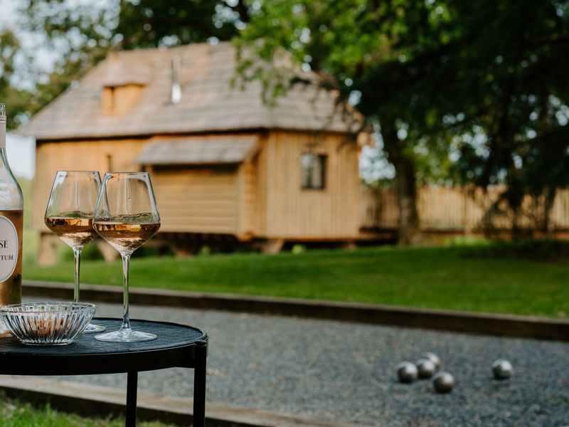 pétanque and wine