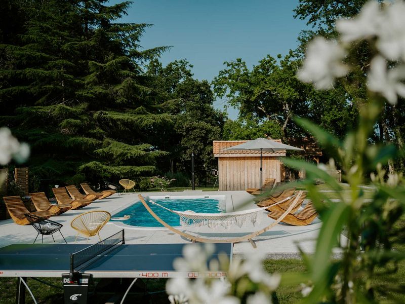 piscine creusée et détente